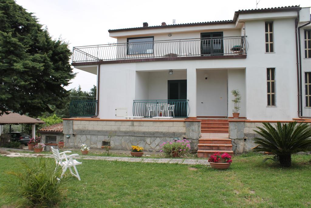 Bed & Breakfast Villa Flora Eredita Екстер'єр фото